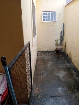 CASA A VENDA - CENTRO
