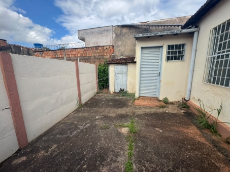 Casa &agrave; venda Centro Passos MG