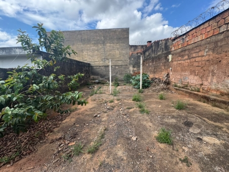 Casa &agrave; venda Centro Passos MG