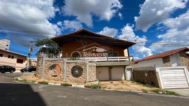 Casa &agrave; venda, 3 quartos, 3 su&iacute;tes, 6 vagas, Belo Horizonte - Passos/MG
