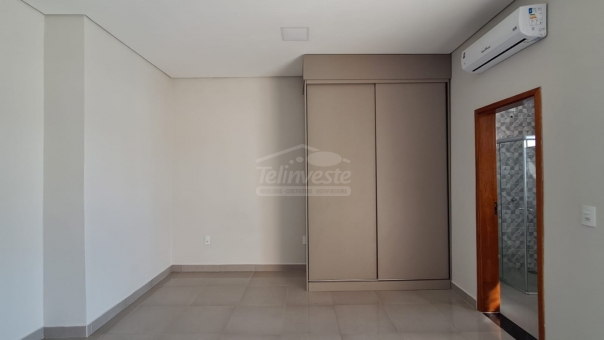 APARTAMENTO NO MIRANTE DO VALE