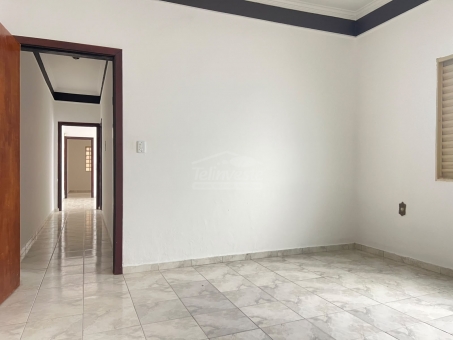 CASA NO BAIRRO NOSSA SRA APARECIDA