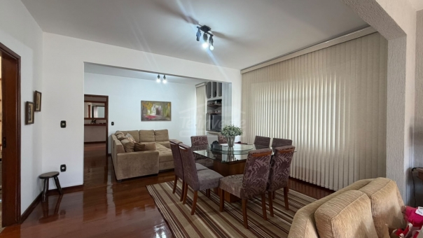 EXCELENTE CASA A VENDA - BAIRRO PENHA