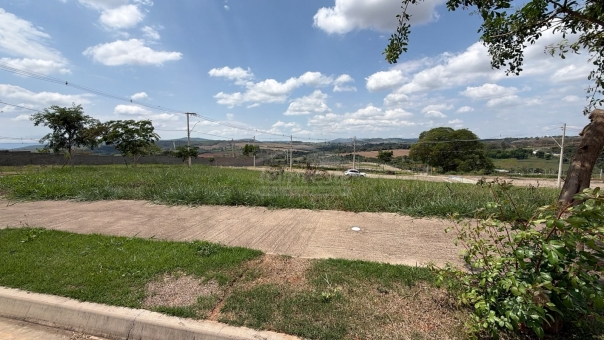 OPORTUNIDADE DE LOTE -CONDOMINIO VALE VERDE 2