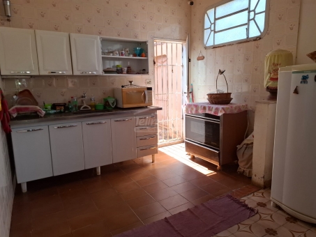 CASA &Agrave; VENDA NO CENTRO ? EXCELENTE LOCALIZA&Ccedil;&Atilde;O!