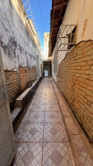 CASA A VENDA - CENTRO