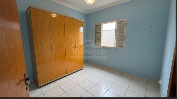 CASA A VENDA - CENTRO