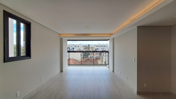 EXCELENTE APARTAMENTO CENTRAL - 3 SU&Iacute;TES E PR&Eacute;DIO COM ELEVADOR