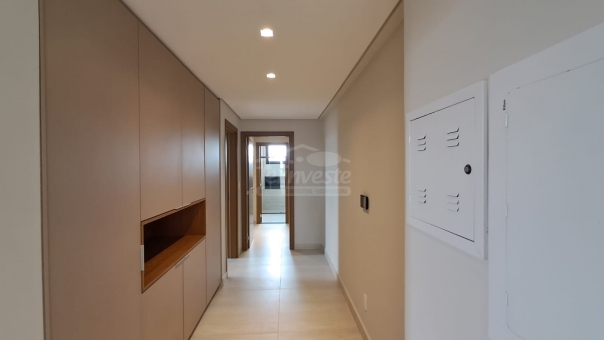 EXCELENTE APARTAMENTO CENTRAL - 3 SU&Iacute;TES E PR&Eacute;DIO COM ELEVADOR