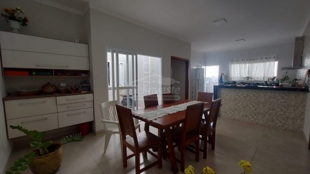 CASA NO JARDIM CANADA