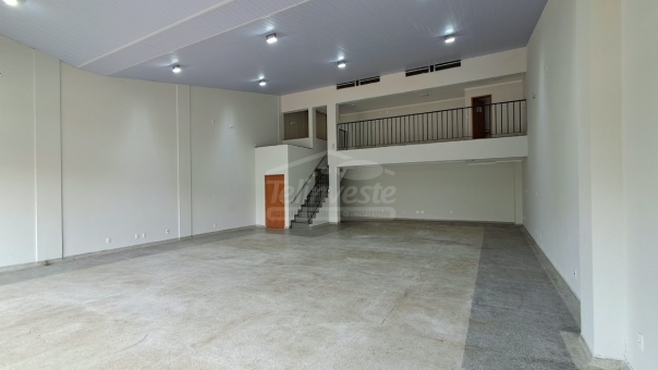 Comodo comercial - Parque das Aroeiras 