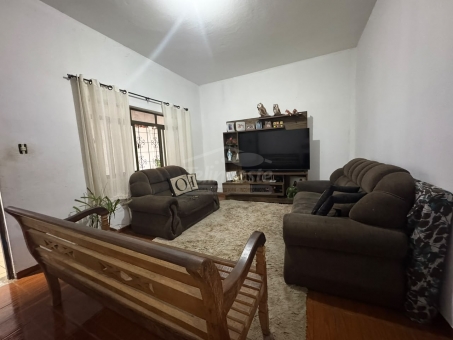 EXCELENTE CASA A VENDA