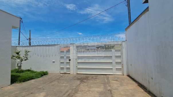 CASA COM MOBILIA - NOVA PASSOS