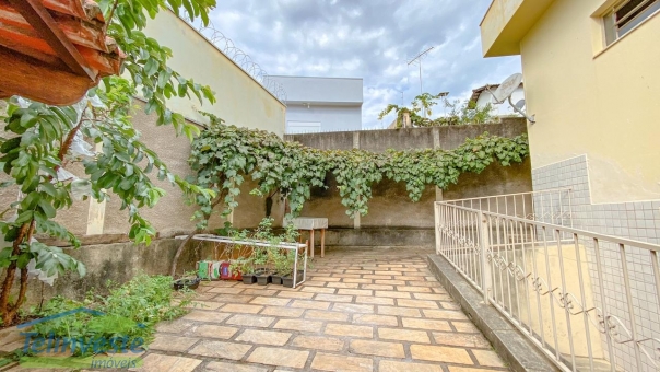 CASA NO BAIRRO CENTRO 