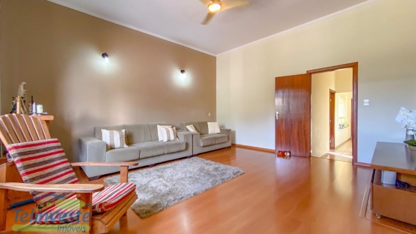 CASA NO BAIRRO CENTRO 