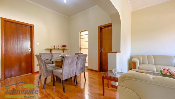 CASA NO BAIRRO CENTRO 